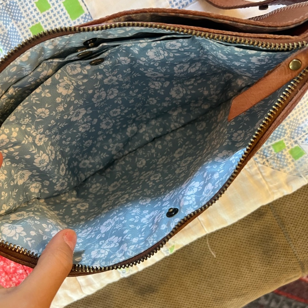 Lyons Leather Co honeybee Bag - Picture 5 of 15